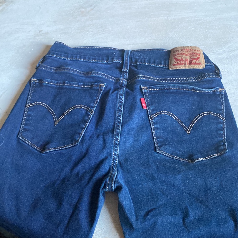 Levi’s - Picture 2 of 3
